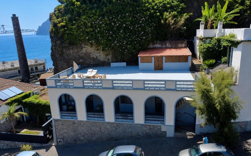 Sea Breeze Studios — edifício e terraço