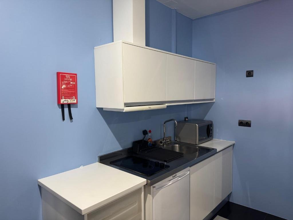 Studio — kitchenette azul